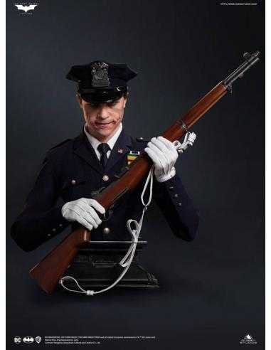 The Dark Knight Busto 1/1 The Joker (Police Uniform) 87 cm - Imagen 1