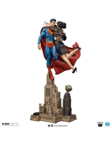 DC Comics Diorama 1/6 Superman & Lois 57 cm