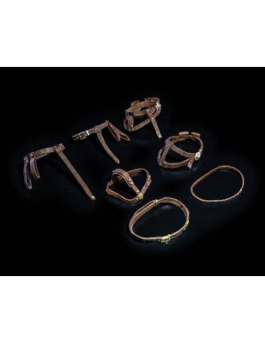 Mythic Legions: All Stars 6 Accesorios para Figuras Belts Pack (Brown)