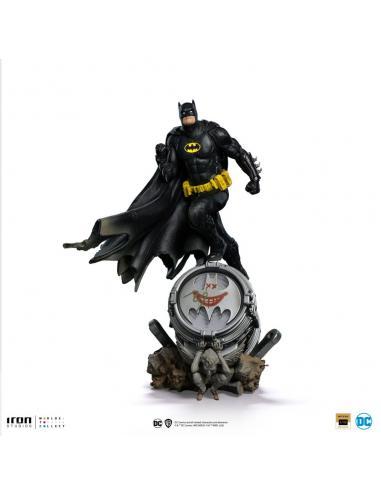 DC Comics Estatua 1/10 BDS Art Scale Batman Deluxe (Black Version Exclusive) heo EU Exclusive 30 cm