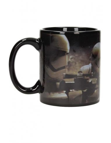SW EP7 STORMTROOPERS BATTLE BLACK MUG