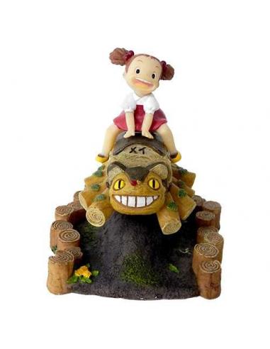 TOTORO MEI ON NEKOBUS STATUE