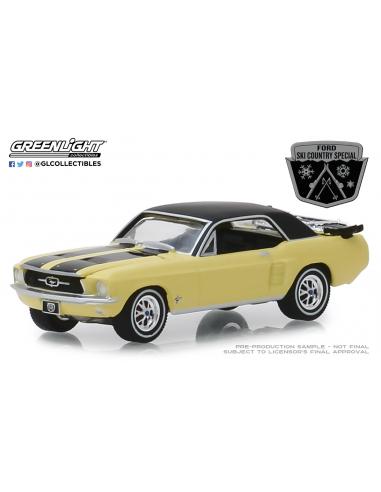 Ford Mustang "Especial esquí"(1967) Greenlight 1/64