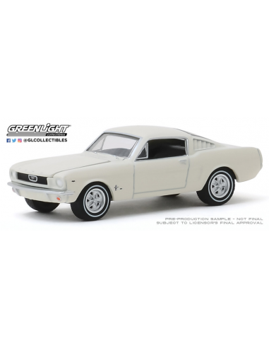 Ford Mustang T-5 (1965) Greenlight 30120 escala 1/64