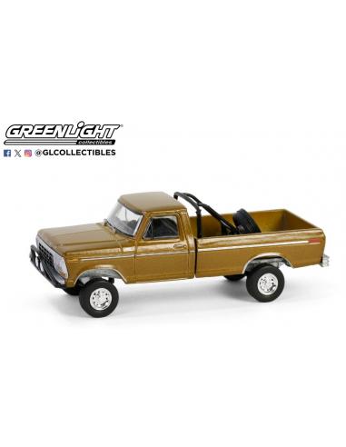 Ford F250 Ranger Lifted with Rollbar Mounted Spare Tire - All-Terrain Series 16 Greenlight 1/64