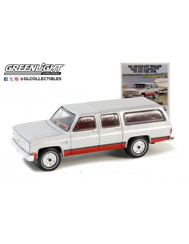 Chevrolet Suburban "Vintage Ad Cars Series 10" (1981) Greenlight 1/64