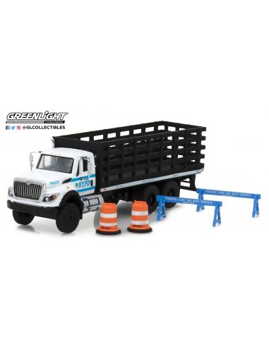 International WorkStar - Policía de Nueva York con accesorios seguridad (2017) Greenlight 1/64