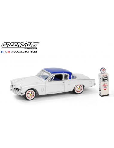 Studebaker Commander Starliner + surtidor Vintage Wayne 505 – Chevron Supreme Greenlight 1/64