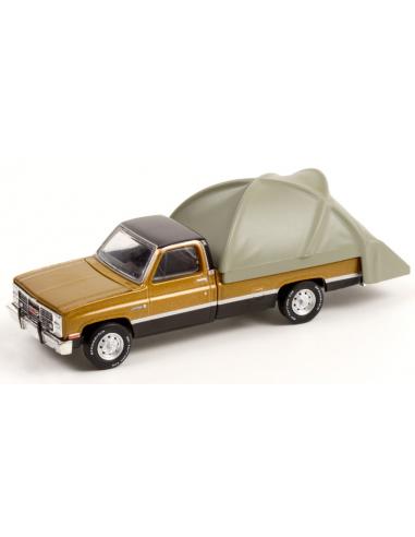 Coche de metal en miniatura GMC Sierra Classic con tienda de campaña (1969) The Great Outdoors Series 1 Greenlight 1/64
