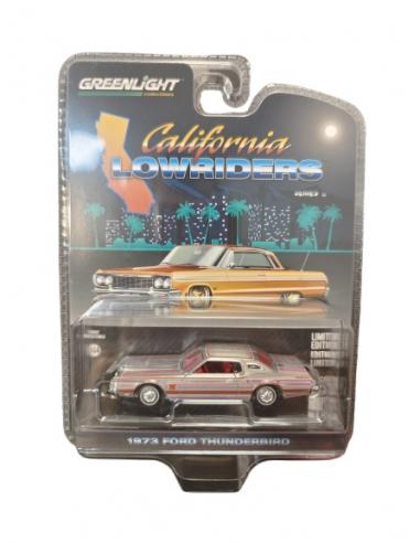 Coche de metal en miniatura Ford Thunderbird 1973 California Lowriders Series 6 Versión Especial 63070-E-VE escala 1/64