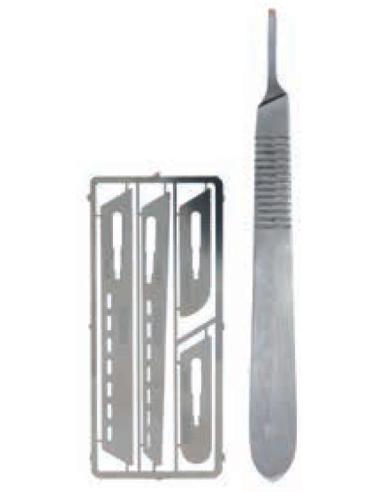 VALLEJO MODELLING SAW WITH 4 SCALPELS