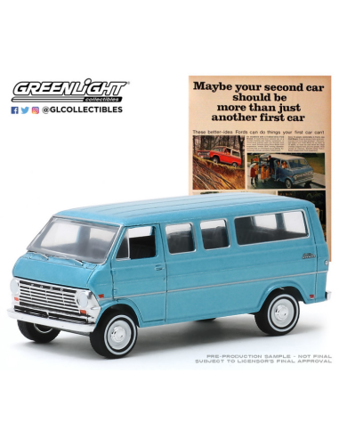 Coche de metal en miniatura Ford Club Wagon "Vintage Ad Cars Series 2" (1968) Greenlight 1/64