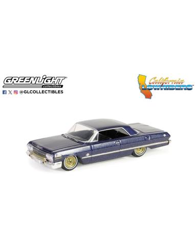 Coche de metal en miniatura Chevrolet Impala – Dark Blue and Gold Lowriders Series 5 (1963) Greenlight 1/64