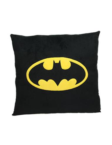 SD TOYS EUROPE S.L. COJIN CUADRADO 45x45CM ENVASADO VACIO BATMAN SIMBOLO UNIVERSO DC